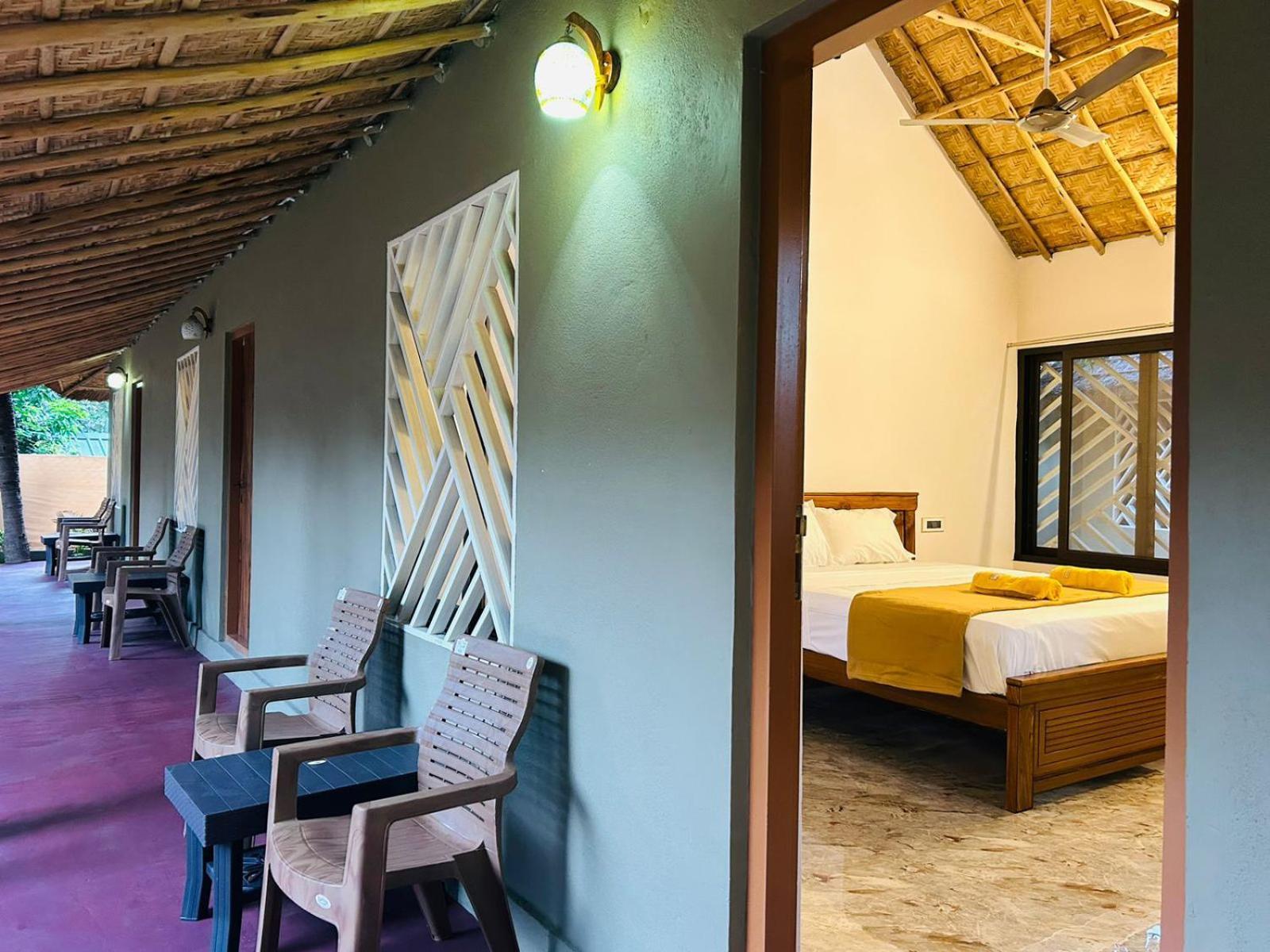 Village & Tutti Cafe होटल Hampi