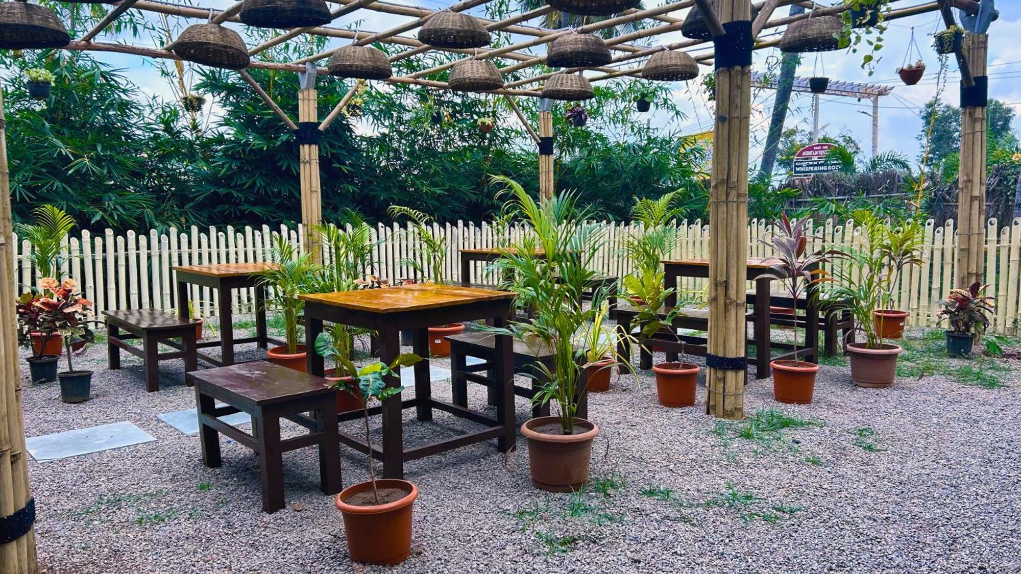 होटल Village & Tutti Cafe